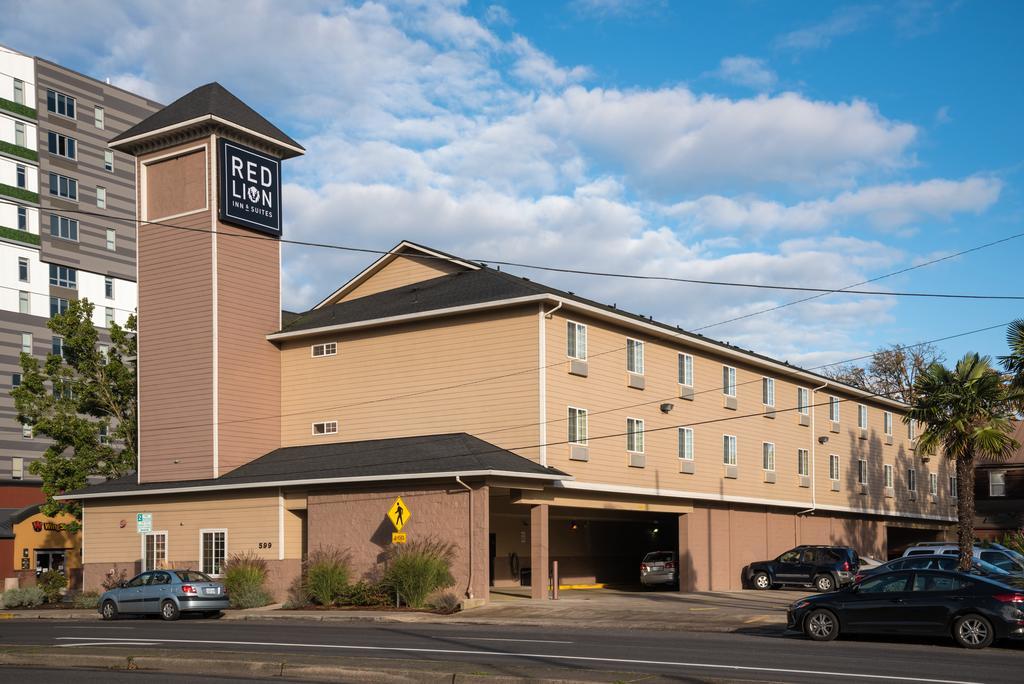 Red Lion Inn & Suites Eugene Exterior photo